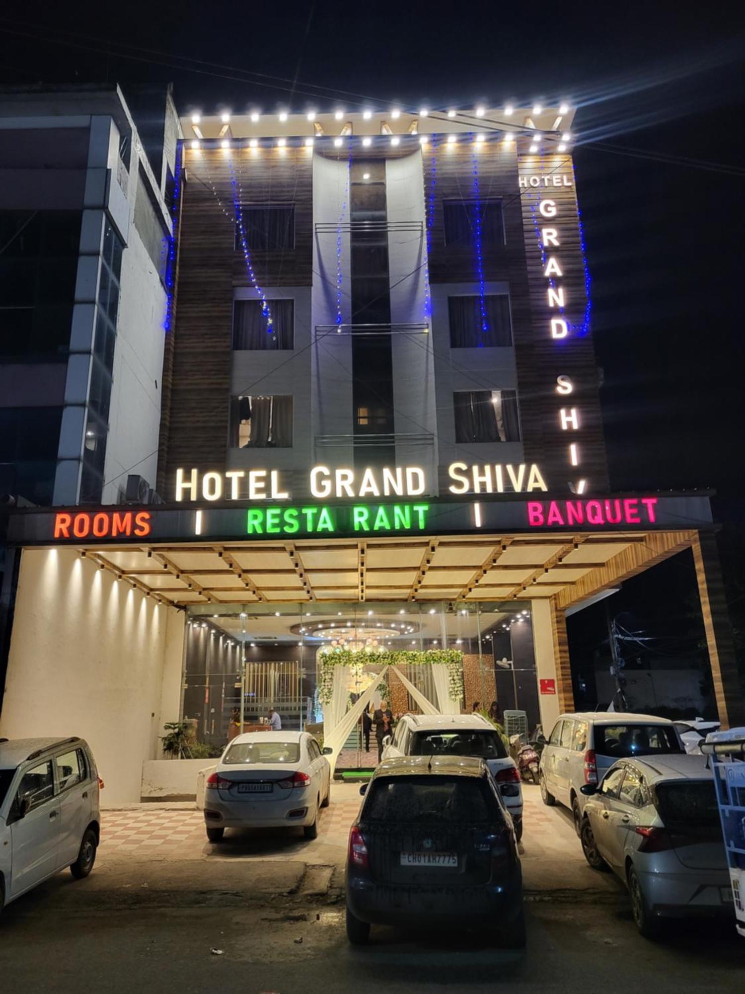 Oaktel Hotel Grand Shiva Near Ganga Ghat Haridwār Esterno foto